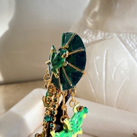 Vintage Lunch at the Ritz Frog Pond pendant/brooch - 2000's