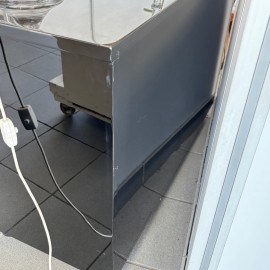 Zwart gelakte commode - jaren 90