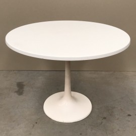 Witte ronde eettafel Saarinen, Knoll