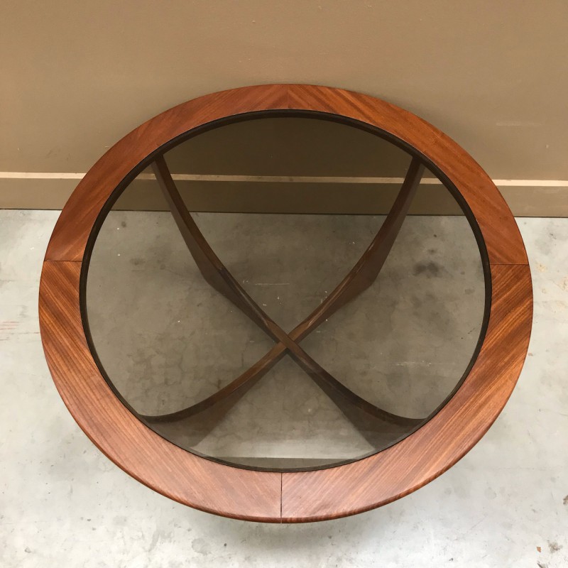 Round 'Astro' vintage coffee table by Victor Wilkens for G-plan