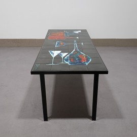 Black Denisco tile table with wine and glasses