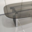 Eetkamer tafel met chromen onderstel - Roche Bobois