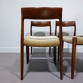 Set of 4 chairs by Niels Moller Model R77