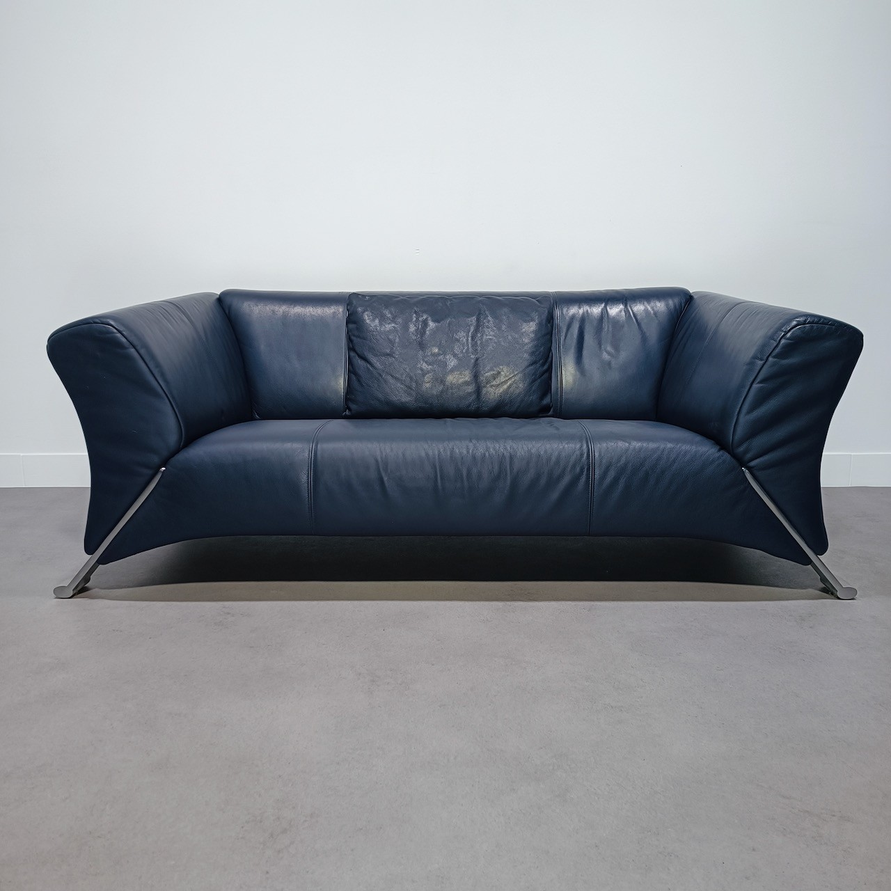 Doe mee moed straal Rolf Benz 322 leather sofa| www.ClaudiaCollections.com