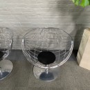 Paar 'atomic ball' stoelen van Rudi Verelst voor Novalux - België 1974