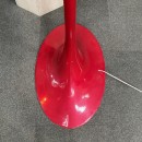 Rode arc lamp met ovalen tulip voet - Italië jaren 70