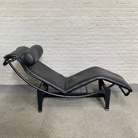 LC4 chaise longue à réglage continu noir - Cassina 1980's - Le Corbusier, Pierre Jeanneret & Charlotte Perriand.