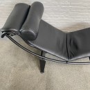 LC4 chaise longue à réglage continu noir - Cassina jaren 80 - Le Corbusier, Pierre Jeanneret & Charlotte Perriand.