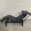 LC4 chaise longue à réglage continu noir - Cassina jaren 80 - Le Corbusier, Pierre Jeanneret & Charlotte Perriand.